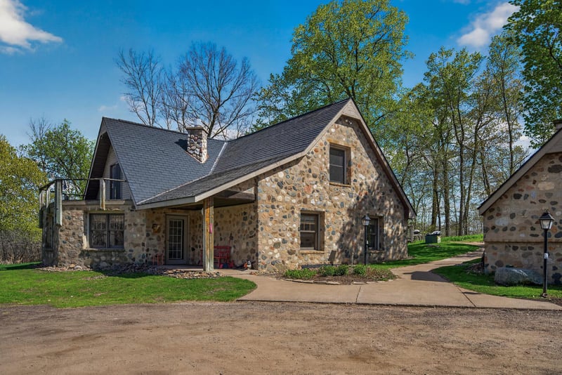 9340 North Shore Trl, Forest Lake, MN 55025