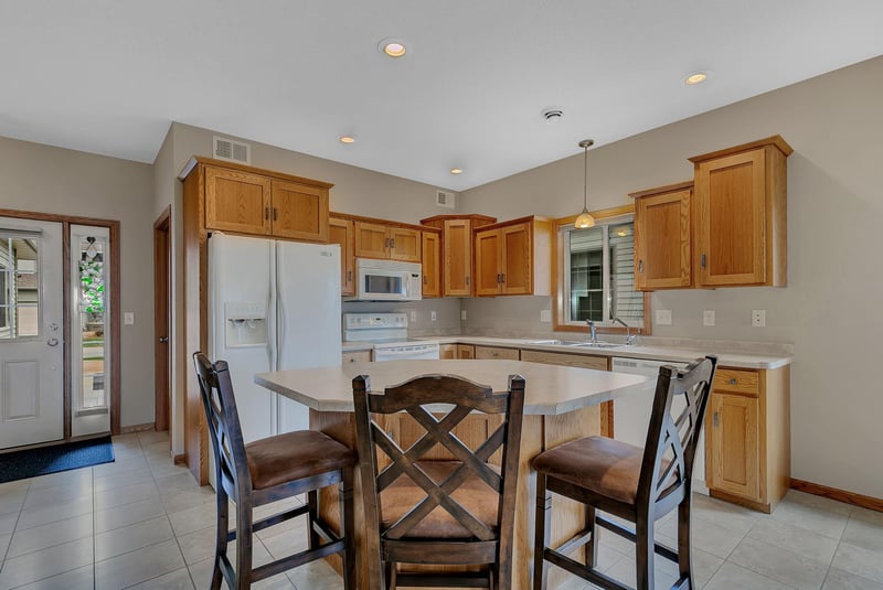 502 Graceview Loop, Saint Joseph, MN 56374
