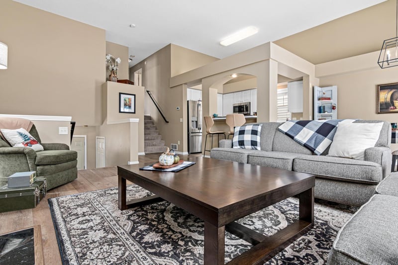 8728 N Bay Dr, Chanhassen, MN 55317