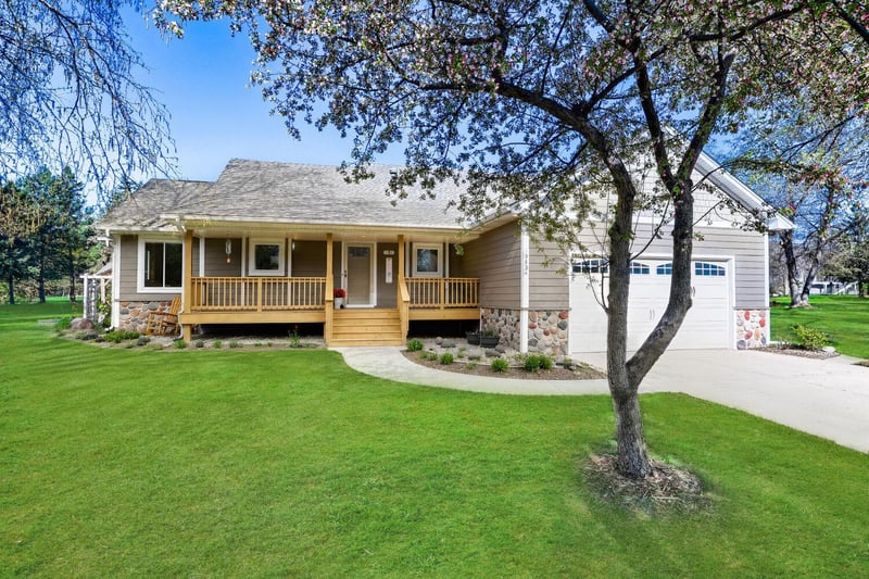 13834 Washington St NE, Ham Lake, MN 55304
