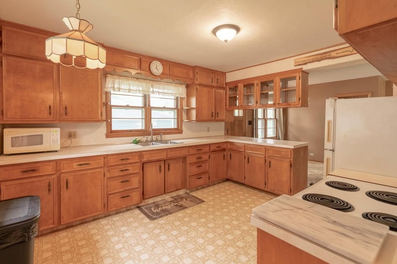 801 4th Ave SW, Wells, MN 56097
