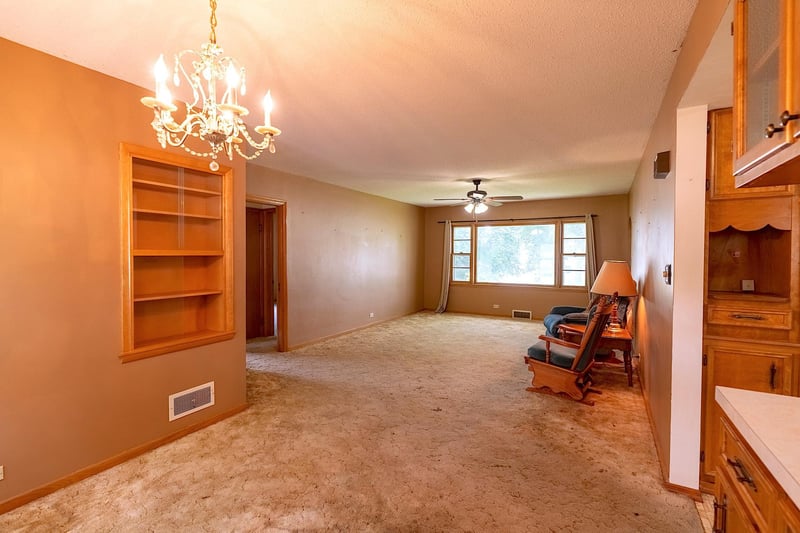 801 4th Ave SW, Wells, MN 56097