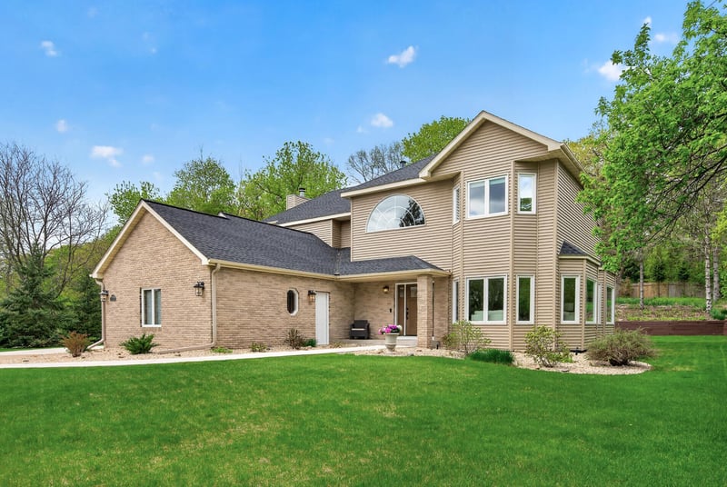 18339 Ridgewood Rd, Minnetonka, MN 55345
