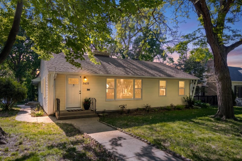 3435 Zenith Ave N, Robbinsdale, MN 55422