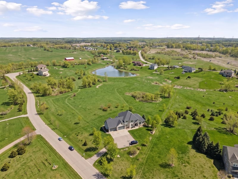 20951 Prairie Hills Ln, Prior Lake, MN 55372
