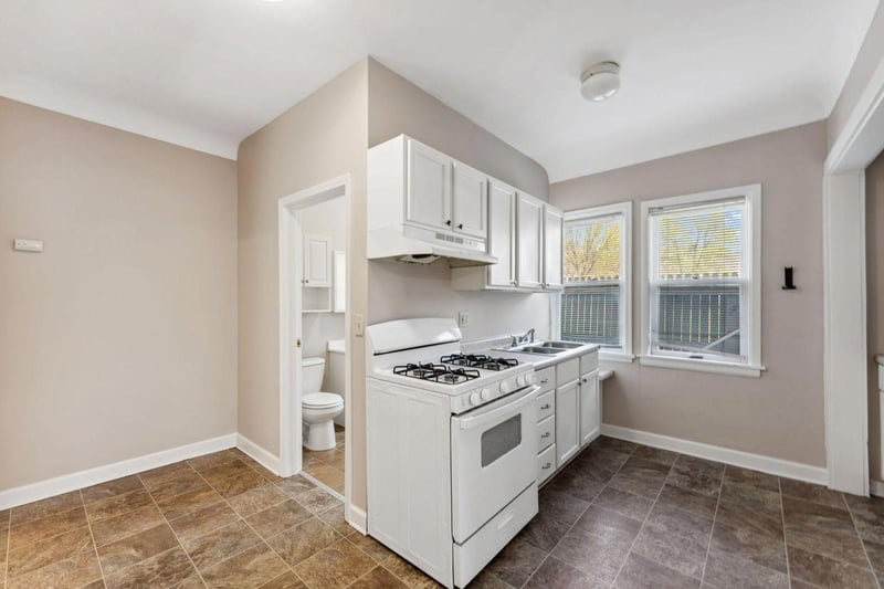 661 Payne Ave, Saint Paul, MN 55130