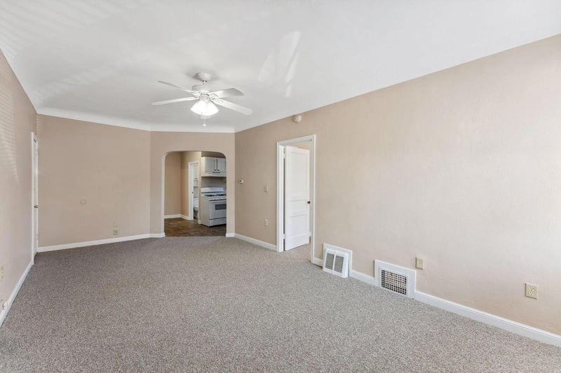 661 Payne Ave, Saint Paul, MN 55130