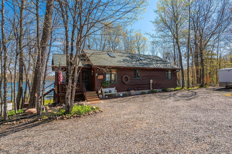 N4371 Red Oak Ln, Stone Lake, WI 54876