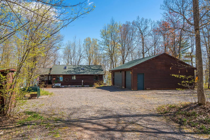 N4371 Red Oak Ln, Stone Lake, WI 54876