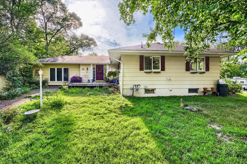 37082 Falcon Ave, North Branch, MN 55056