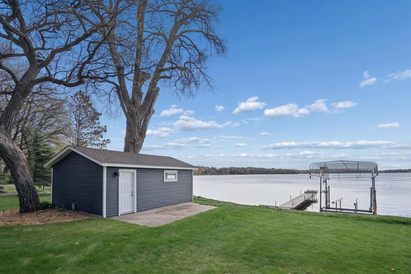 10941 42nd St SE, Clear Lake, MN 55319