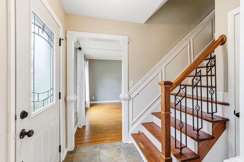 16304 Temple Dr, Minnetonka, MN 55345