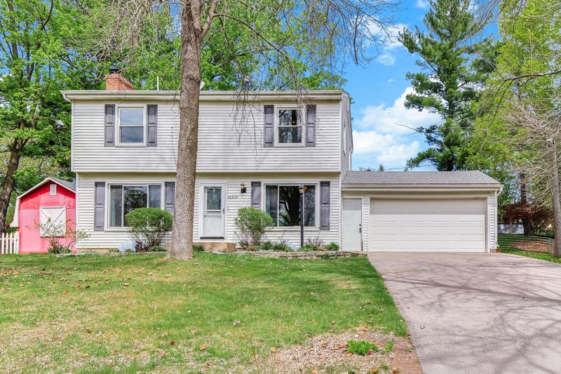 16304 Temple Dr, Minnetonka, MN 55345