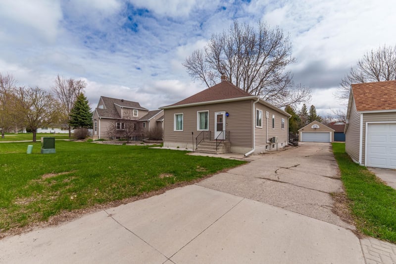 610 5th St, Hawley, MN 56549