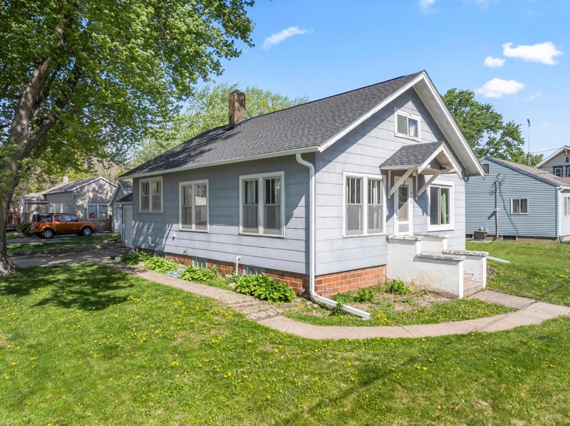 616 State St, West Concord, MN 55985