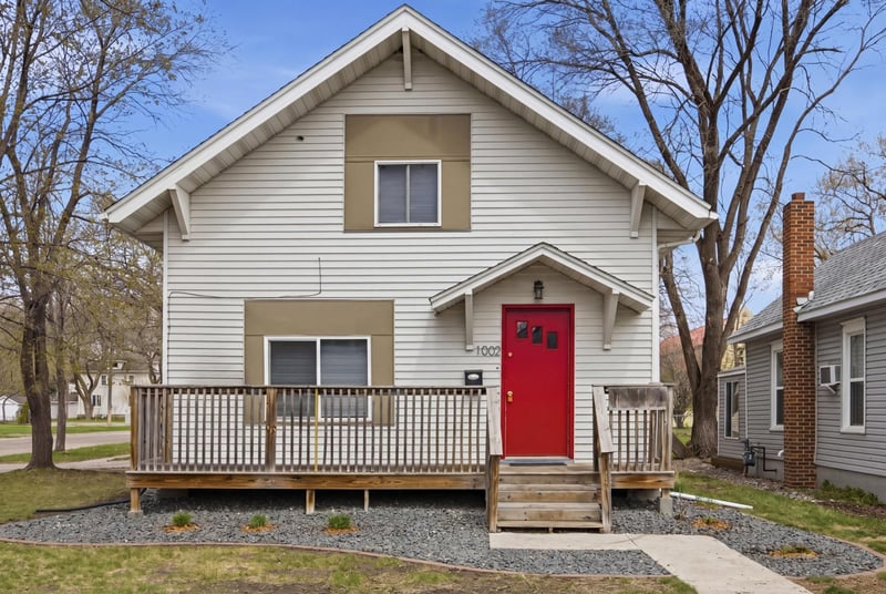 1002 4th Ave S, Moorhead, MN 56560