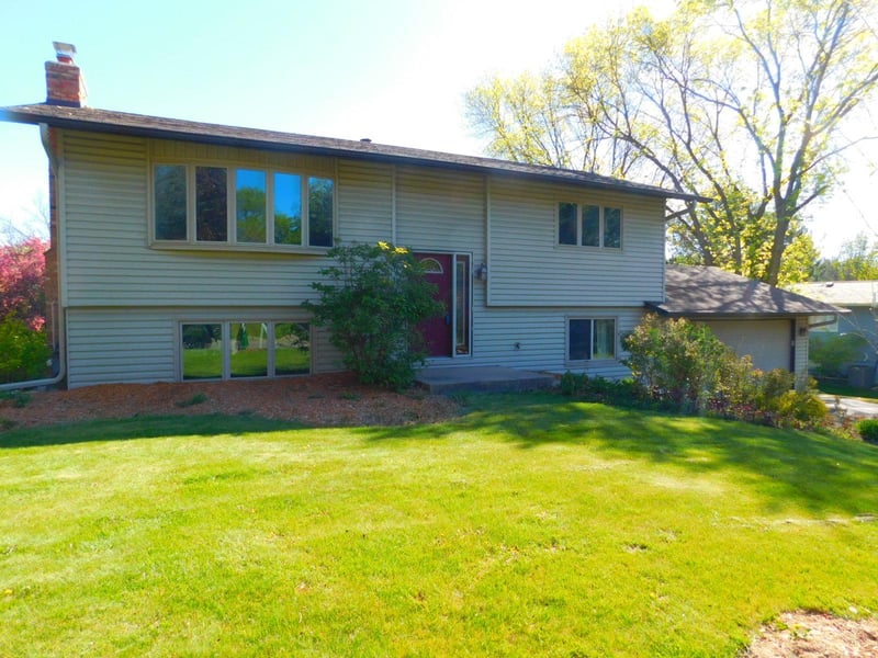 931 Dawn Ave, Shoreview, MN 55126