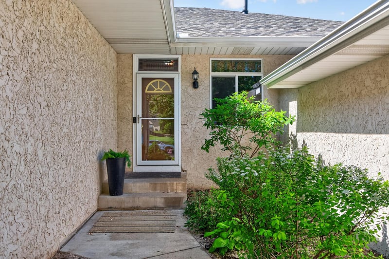 370 Mendota Rd W, West Saint Paul, MN 55118