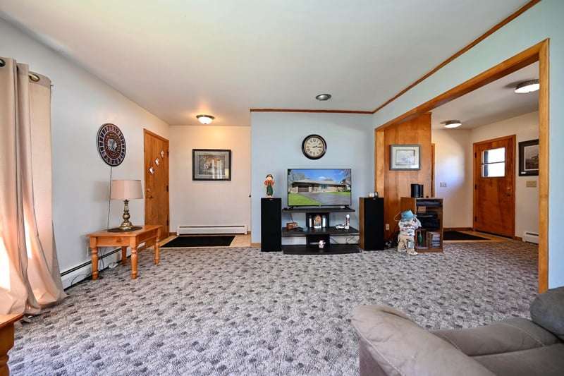 1888 Gilmore Ave, Winona, MN 55987