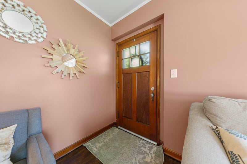 830 Mcknight Rd N, Maplewood, MN 55119