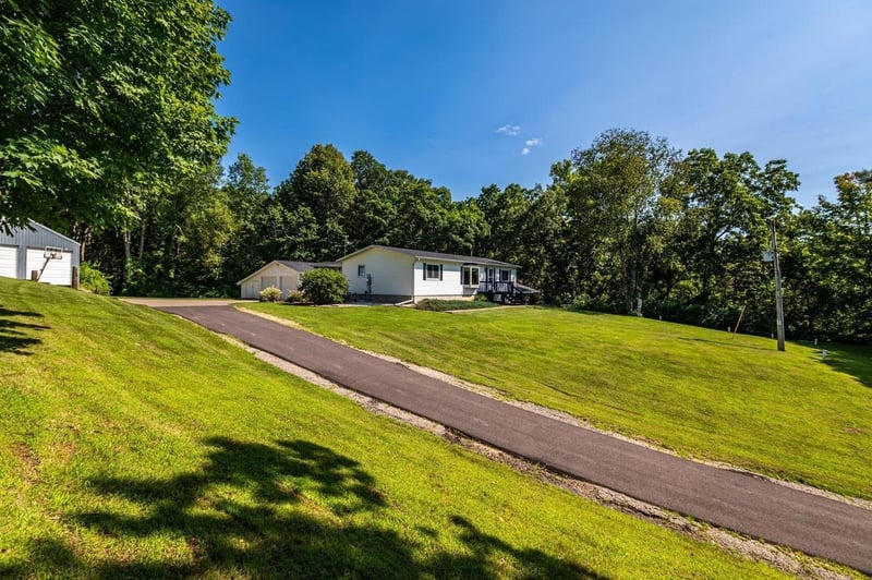 S3532 Chicken Valley Rd, Fountain City, WI 54629