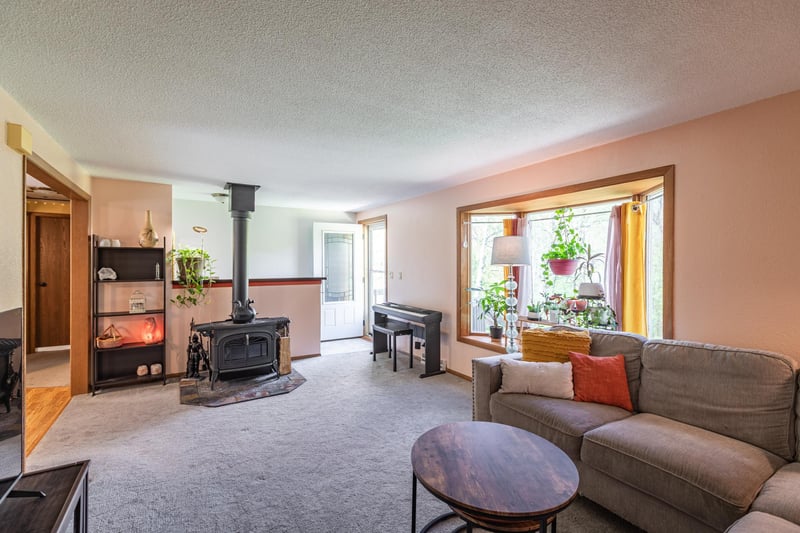S3532 Chicken Valley Rd, Fountain City, WI 54629