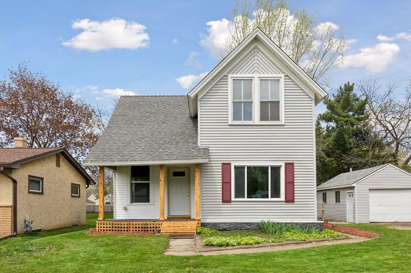 2587 2nd Ave E, North Saint Paul, MN 55109