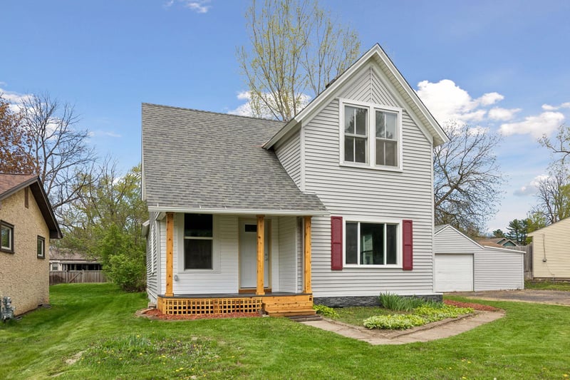 2587 2nd Ave E, North Saint Paul, MN 55109
