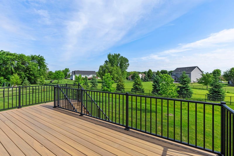 9188 Maas Cir, Minnetrista, MN 55375