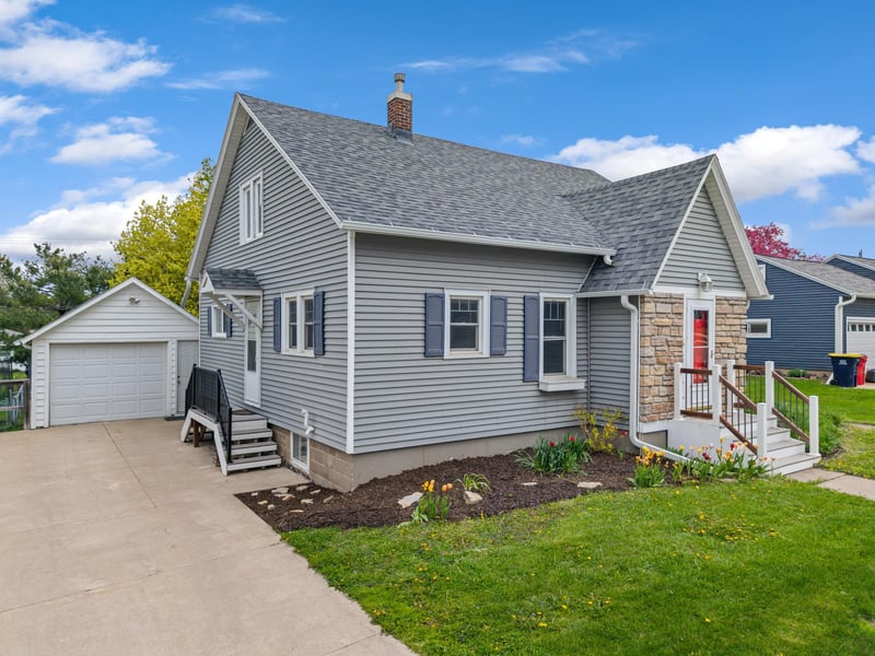 530 2nd Ave NW, Plainview, MN 55964