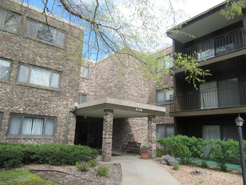4120 Parklawn Ave #135, Edina, MN 55435