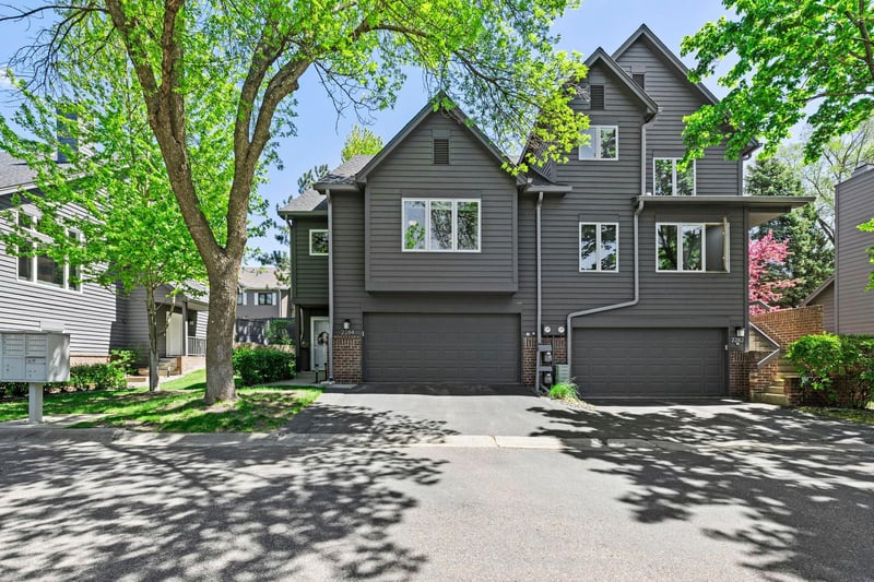 2284 Sherwood Ct, Minnetonka, MN 55305