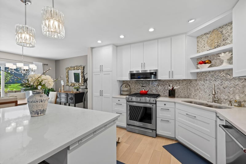 2284 Sherwood Ct, Minnetonka, MN 55305