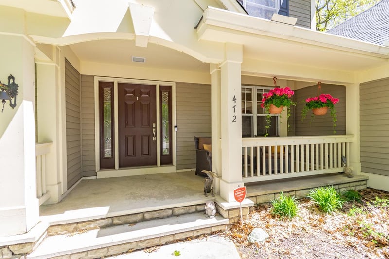 472 Vadnais Lake Dr, Vadnais Heights, MN 55127
