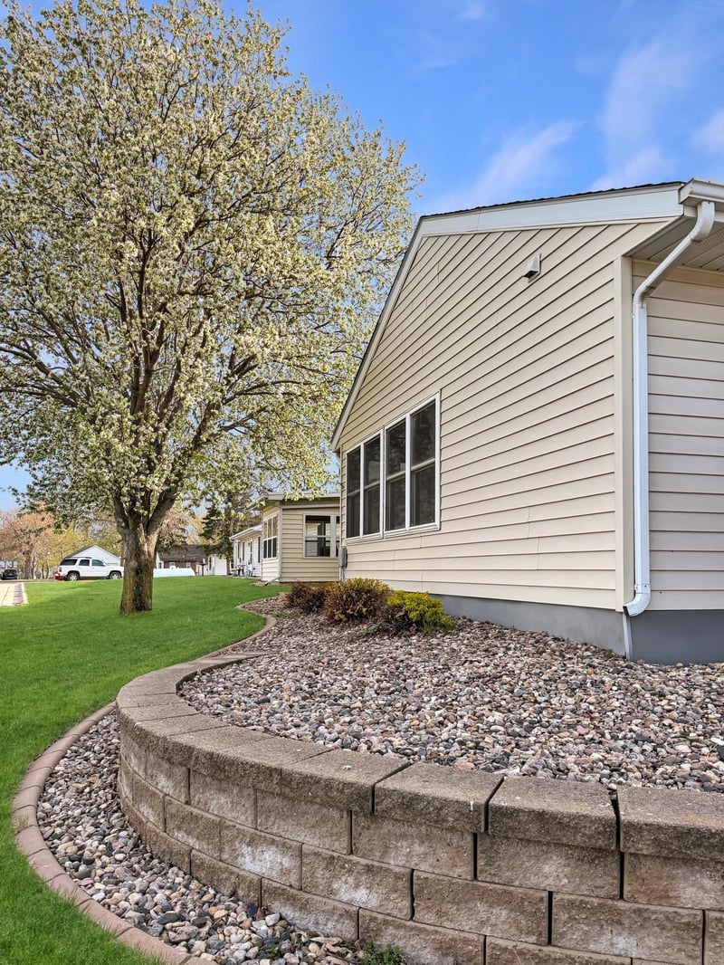 1004 Main St, Edgerton, MN 56128
