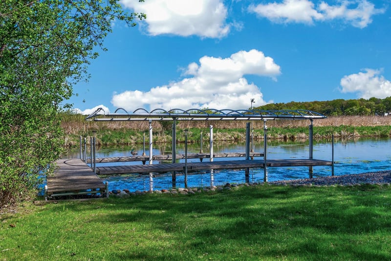 6129 Eagle Lake Dr, Maple Grove, MN 55369