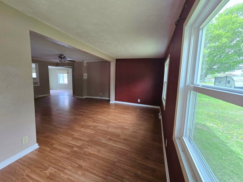 400 2nd Ave SE, Wells, MN 56097