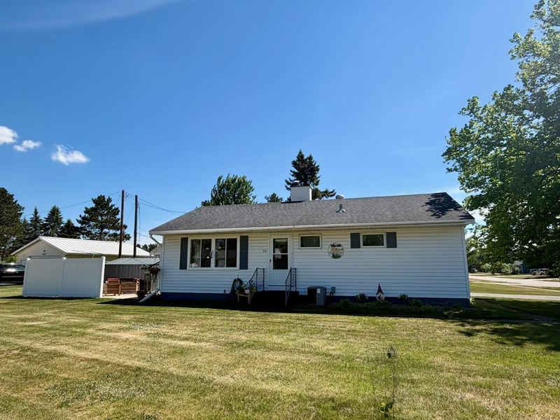 32 Dogwood Blvd, Babbitt, MN 55706