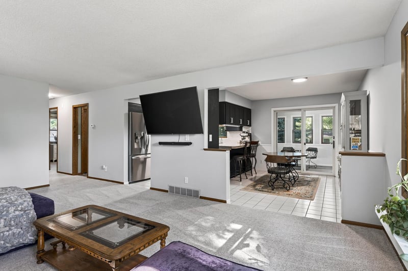 1310 Woods Cir, Buffalo, MN 55313
