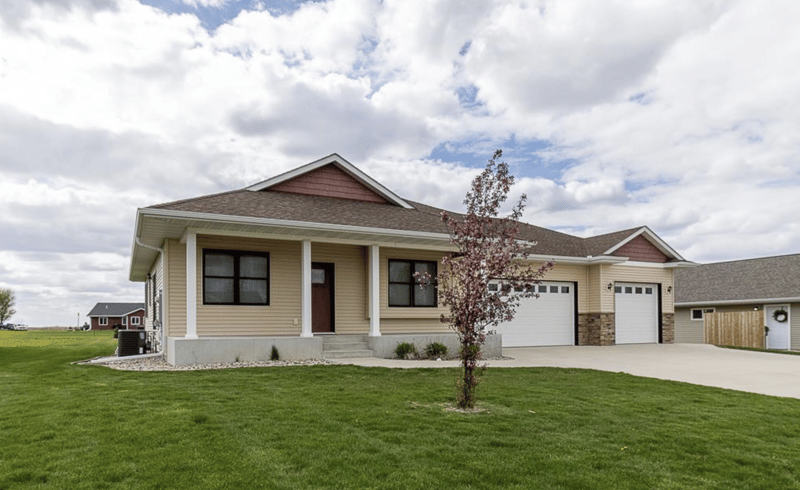 865 Mill Race Rd, Madelia, MN 56062