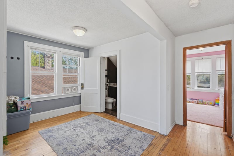 1105 Rose Ave E, Saint Paul, MN 55106