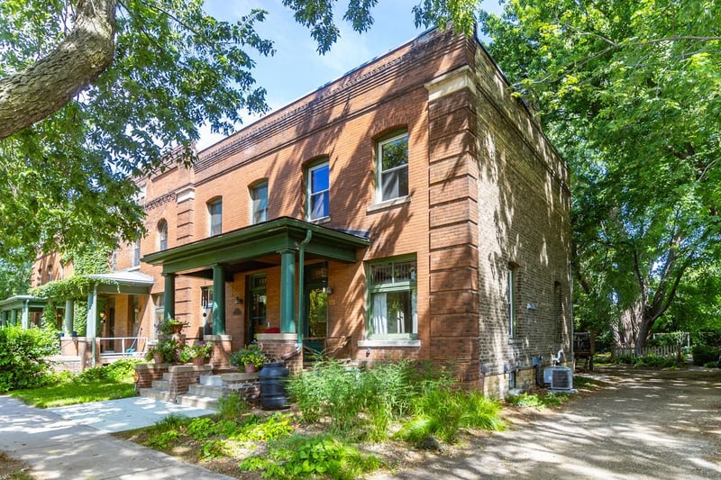 119 Isabel St E, Saint Paul, MN 55107