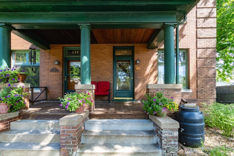 119 Isabel St E, Saint Paul, MN 55107