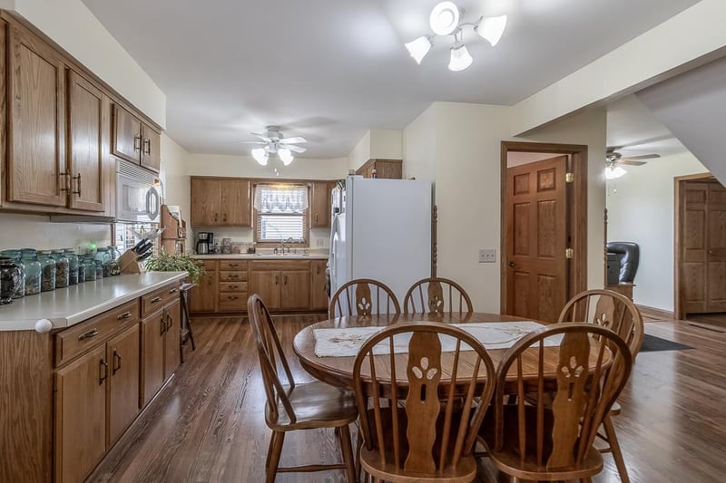 207 Lincoln St SW, Mapleton, MN 56065