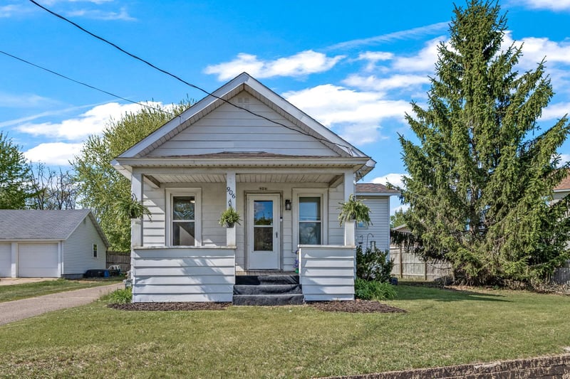 906 Cameron St, Eau Claire, WI 54703