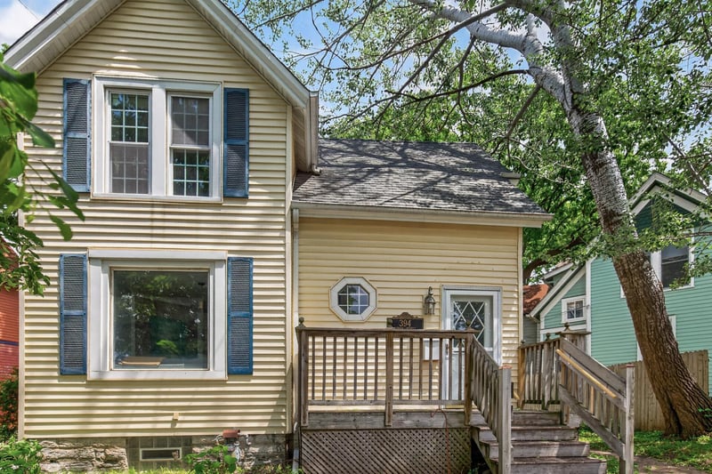 394 Dewey St, Saint Paul, MN 55104