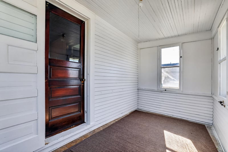 209 W Jefferson St, Spring Valley, MN 55975