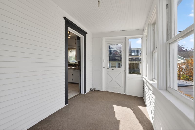 209 W Jefferson St, Spring Valley, MN 55975