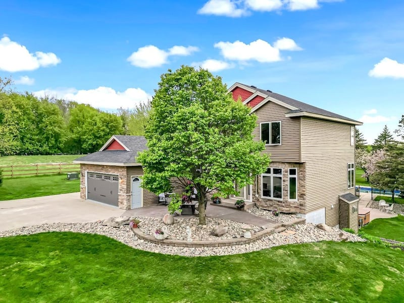 24149 Highview Ave, Lakeville, MN 55044