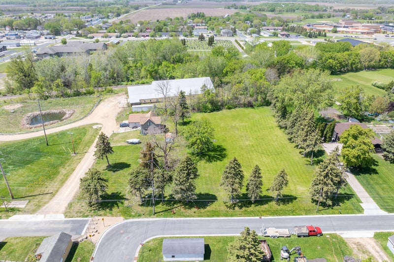 600 1st St N, Montgomery, MN 56069